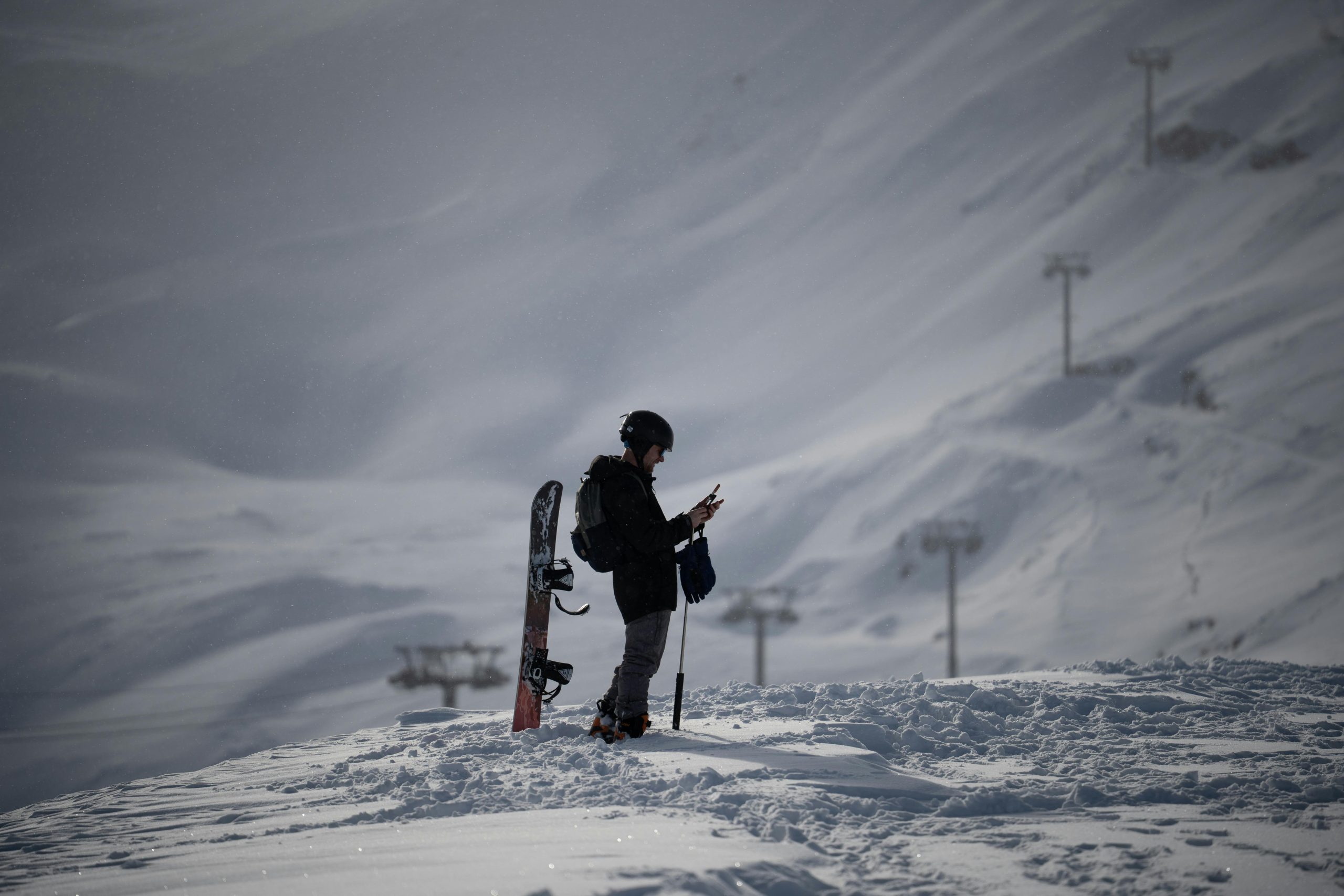 How to Choose a Snowboard: The Complete 2026 Buying Guide